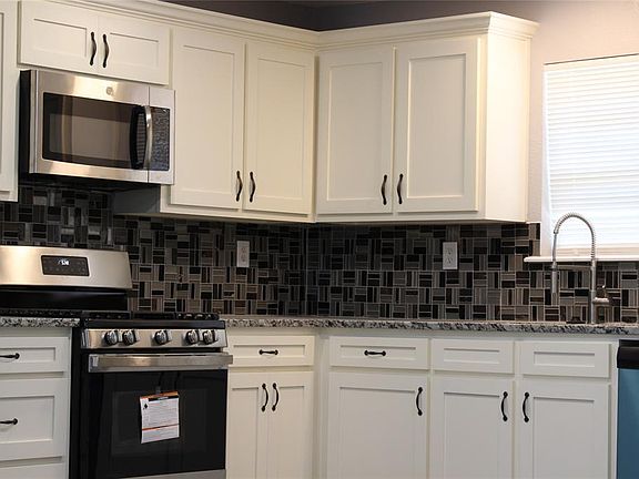2nd image of 1212 Edgemont Dr