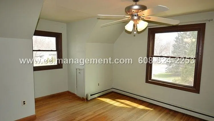 Building Photo - 1606 Sheridan Dr