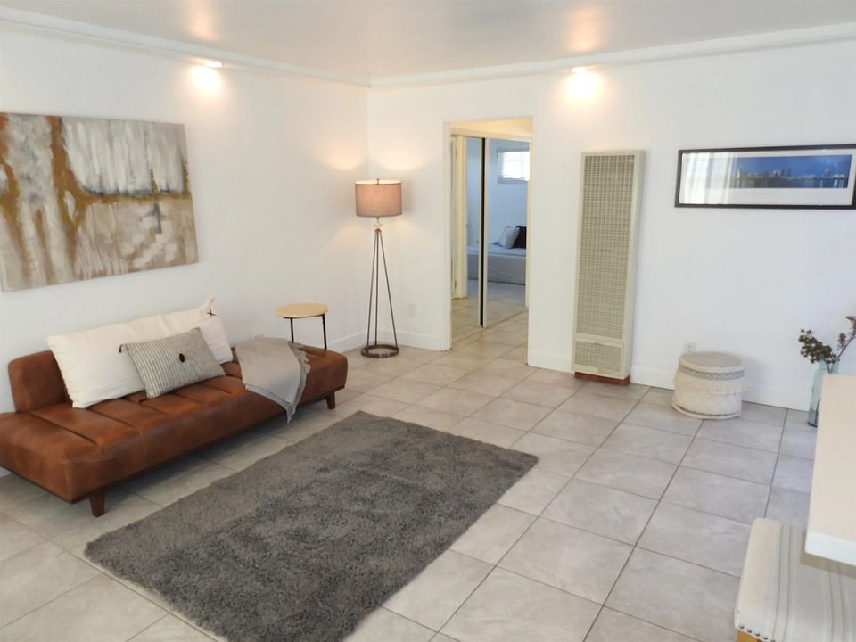 1st image of 215 Del Mar Ave