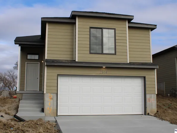 2314 NW 57th St, Lincoln, NE 68524