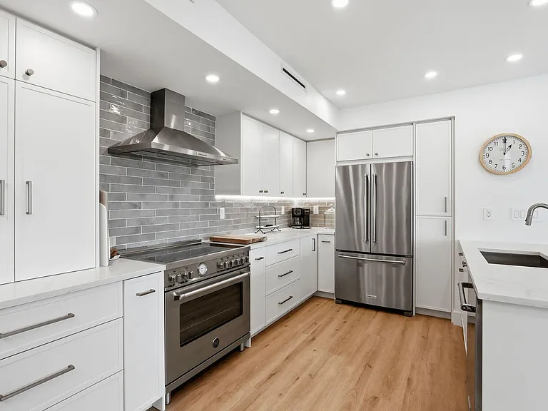 1000 Lowry St #4F — Photo 16