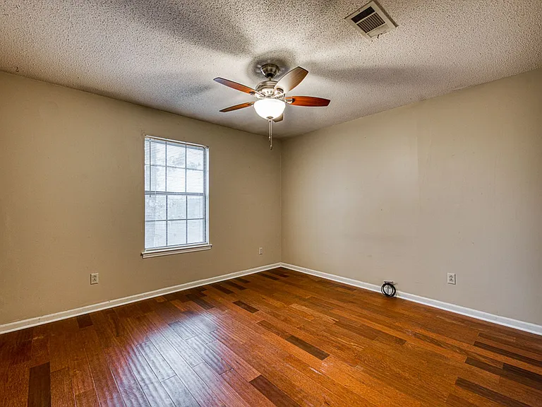12119 Shawnee Forest Dr — Photo 17