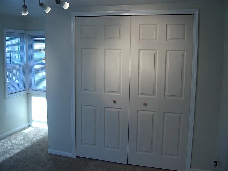 2045 W Packard Ave — Photo 10