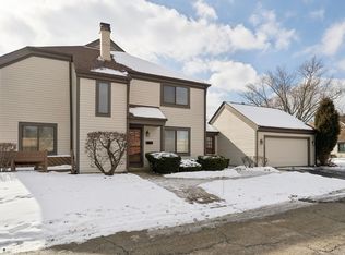 1265 Franklin Ln, Buffalo Grove, IL 60089