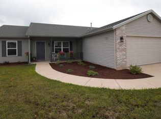 1418 Grace Rd, Kendallville, IN 46755