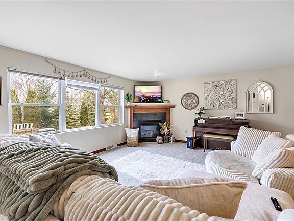 4th image of 715 Edge Point Ct #2