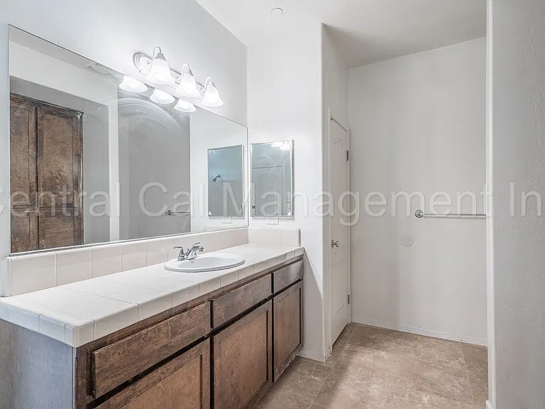 602 Voorhies Ln — Photo 13