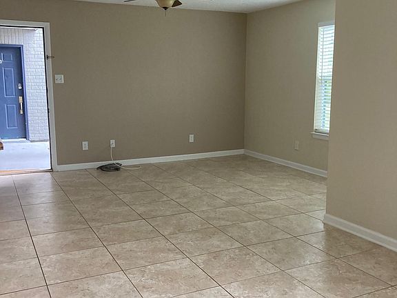 5th image of 3724 Idlebrook Cir APT 106