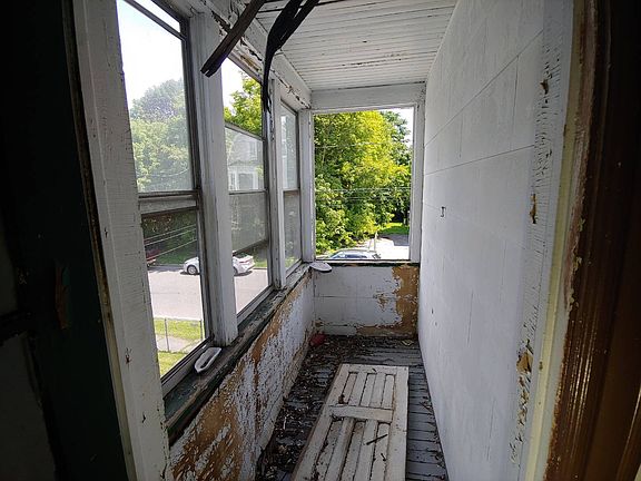 3rd image of 214-16 Webster Ave
