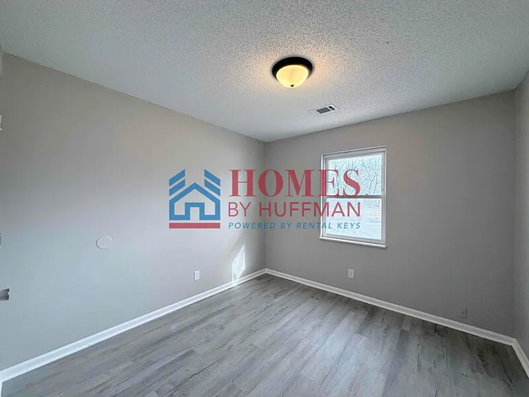 827 Judson St — Photo 5