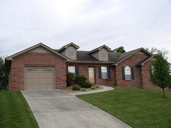 2nd image of 1051 E Brentwood Dr