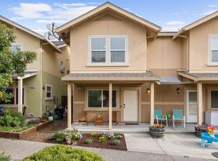 6988 Redwood Ave, Sebastopol, CA 95472