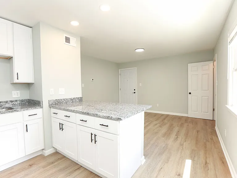 2707 Azalea Garden Rd — Photo 8