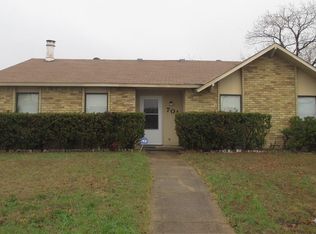 701 Eagle Dr, Desoto, TX 75115