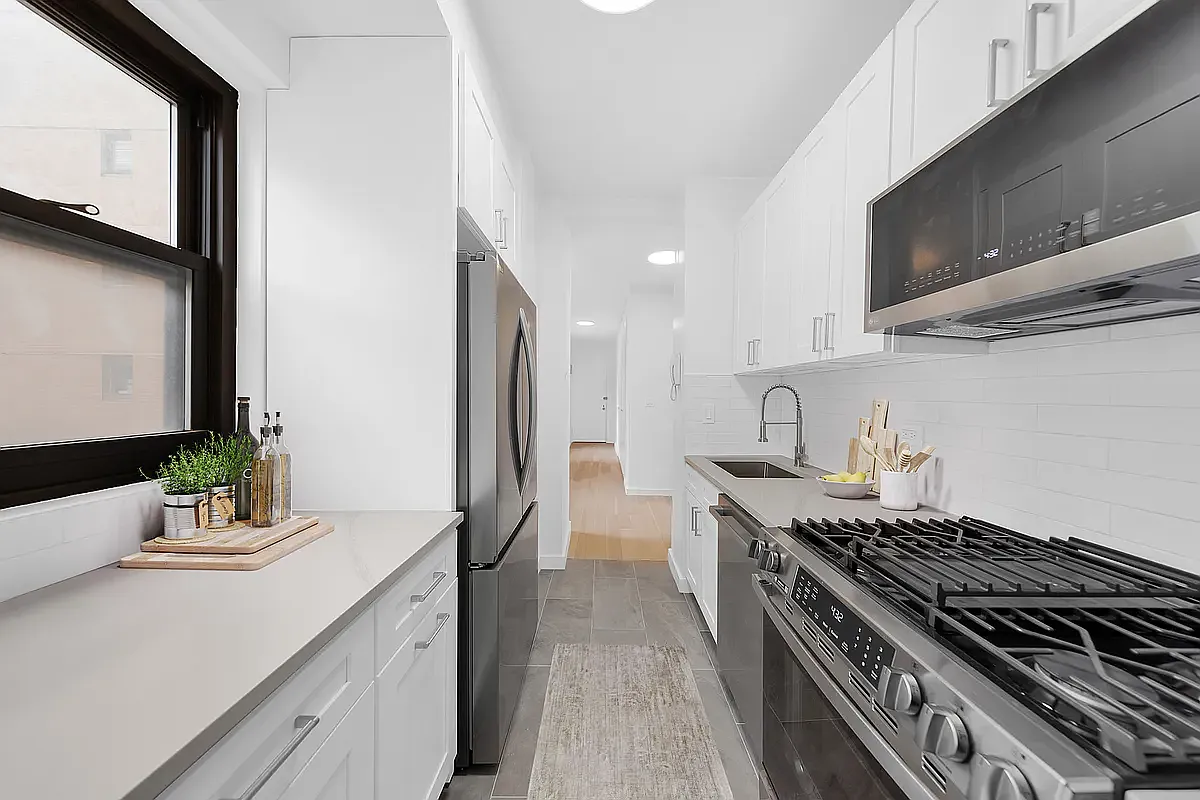58 West 58th Street — Photo 4