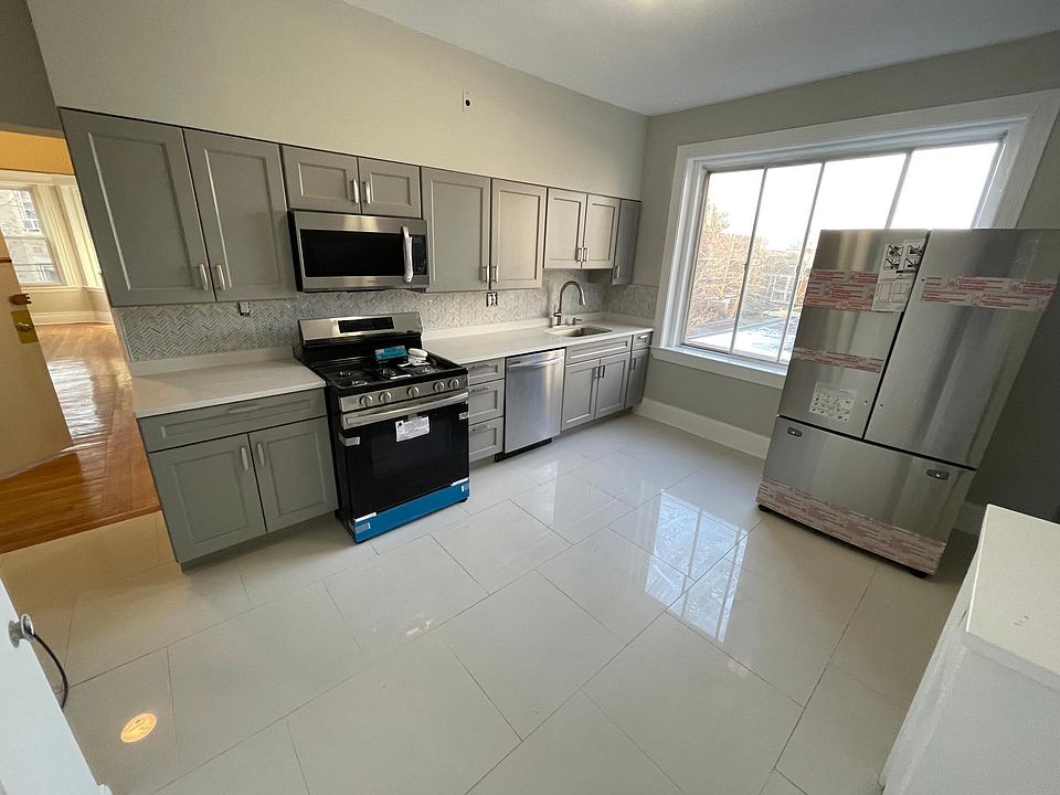 1st image of 7 Fuller St #6