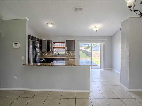 5th image of 1721 Santee Ave
