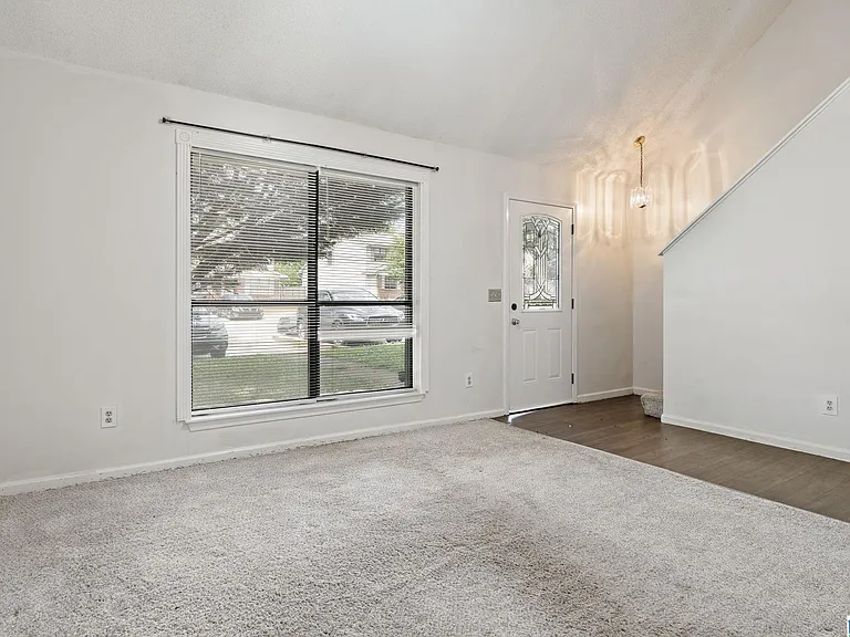 5457 Nottinghill Dr — Photo 2