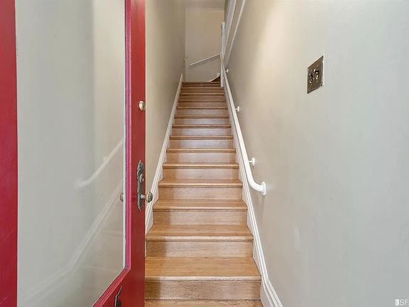 2nd image of 1245 Jackson St