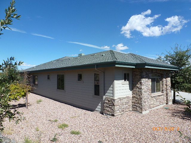 2nd image of 402 Bloomingdale Dr