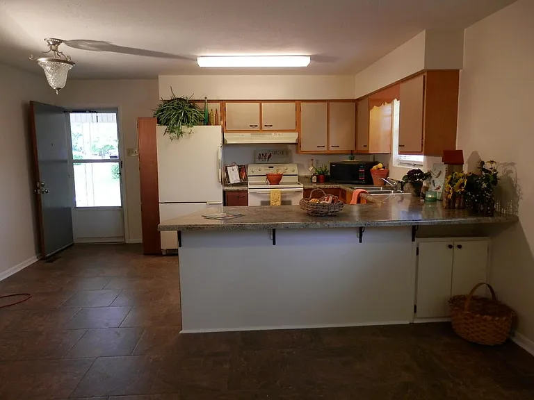 4305 Hunt Dr NW — Photo 5
