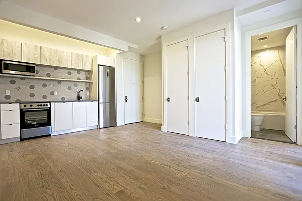 Rented by Nest Seekers International | media 13