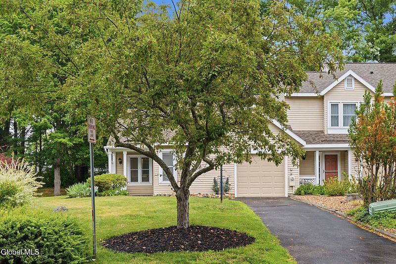 2nd image of 52 Stoney Creek Drive