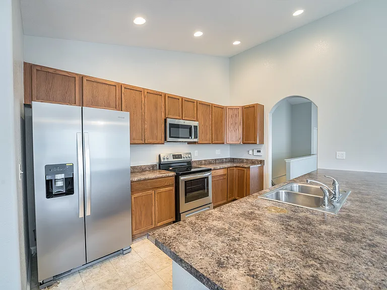 10049 Jasper St — Photo 16