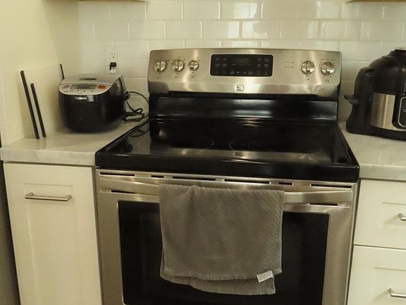 5th image of 359 Northaven Dr #1