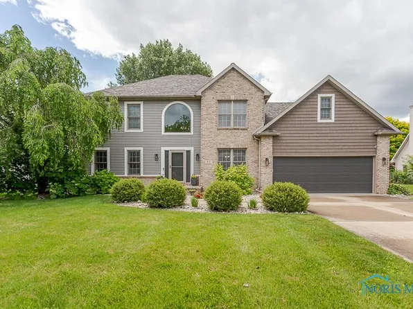 431 Hickory Ln, Waterville, OH 43566