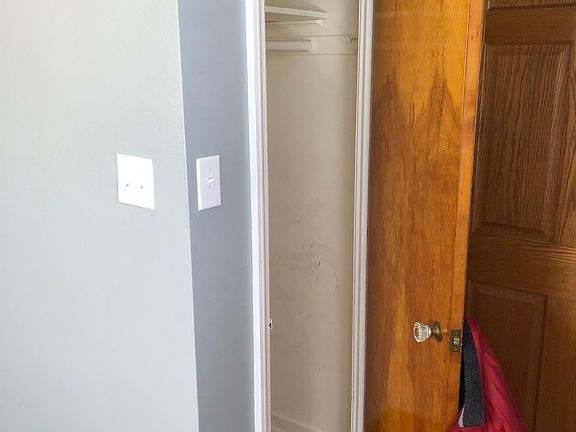 5th image of 4907 W Barry Ave #2