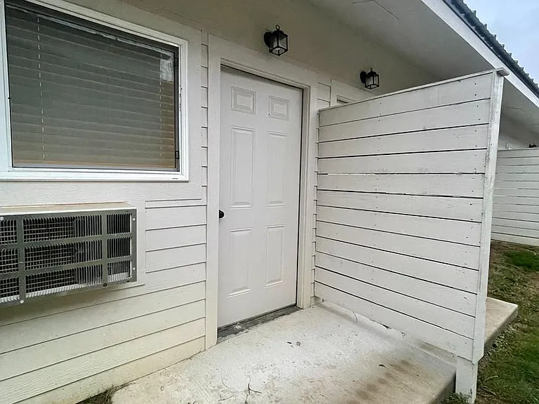 820 Alexander Rd — Photo 7