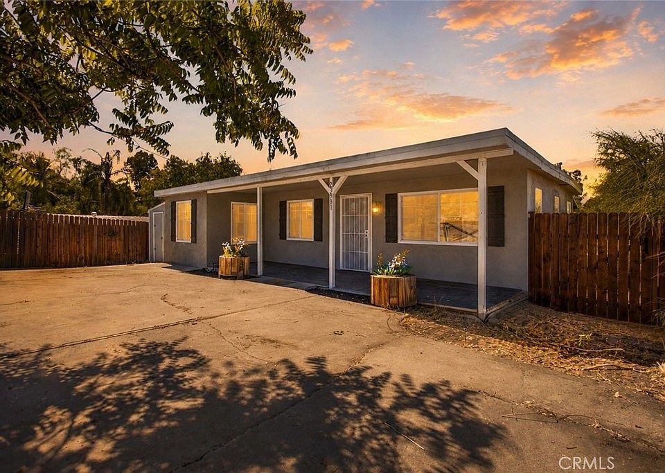 1st image of 23581 Lake Dr