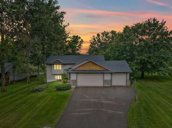 72A W Wood Ridge Dr, River Falls, WI 54022