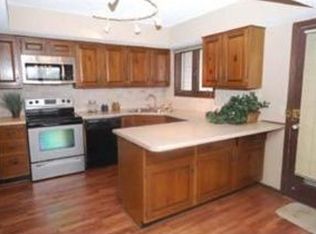 10540 Foster St, Overland Park, KS 66212