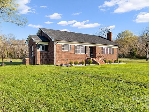 5th image of 871 Saluda Rd