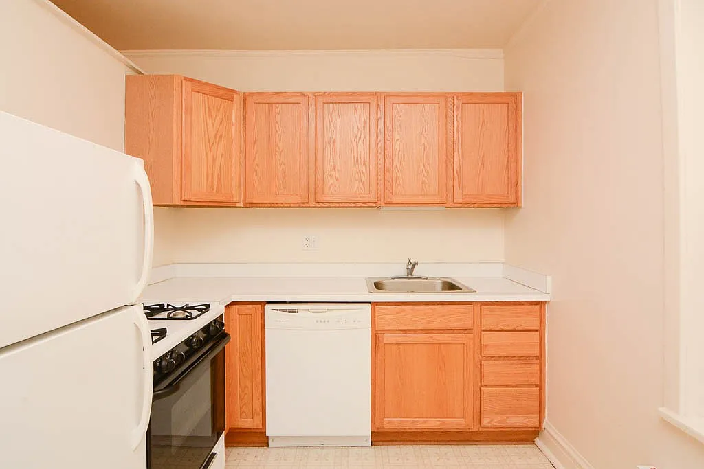 Building Photo - 4311 N Francisco Ave #C4