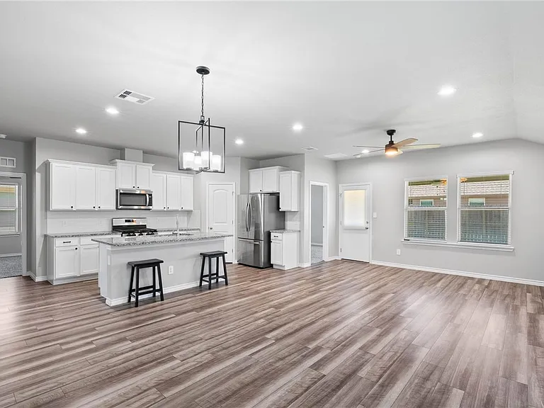 7753 Lariat Toss Dr — Photo 2
