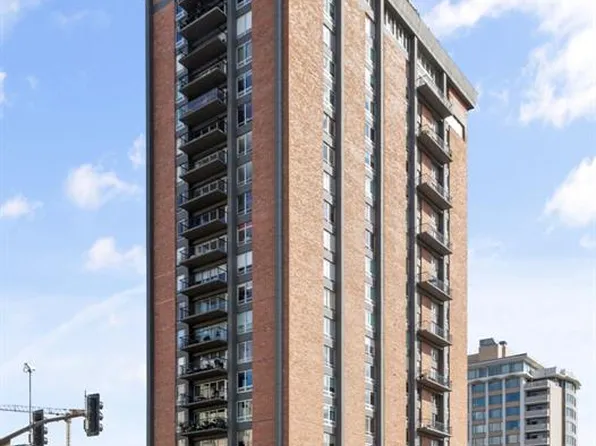 200 S Brentwood Blvd APT 2C, Saint Louis, MO 63105