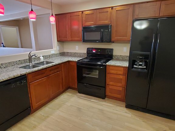 Kitchen, new tile floors