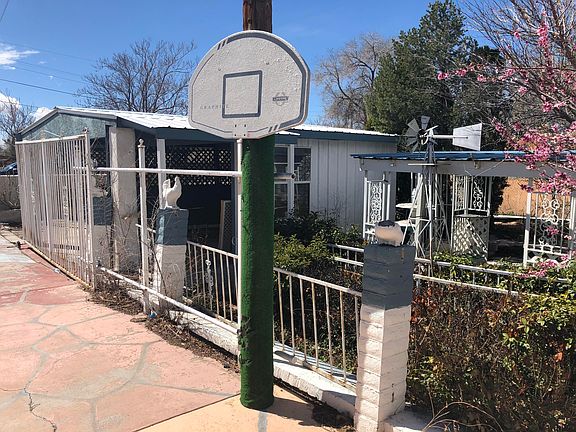 4th image of 1319 Cordova Ave NW