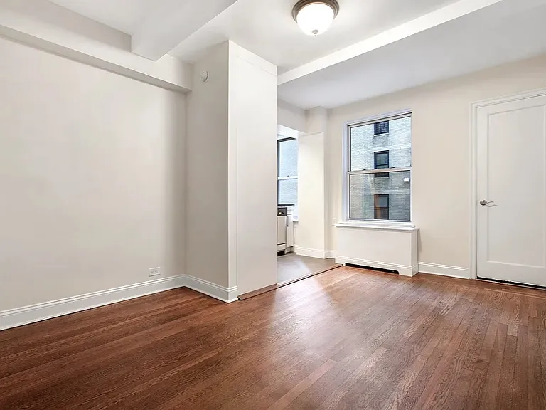 309 W 57th St #1105 — Photo 2
