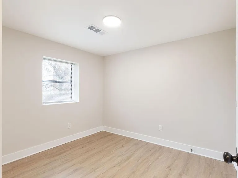 396 Linden Ave NE #202 — Photo 12