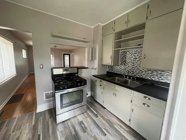 344 Vester St — Photo 8