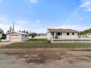 5302 S 49th St, Daysland, AB T0B 1A0