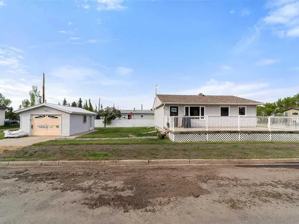 5302 S 49th St, Daysland, AB T0B 1A0