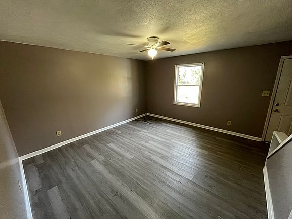 214 Wesley Way Entry LR_12122025