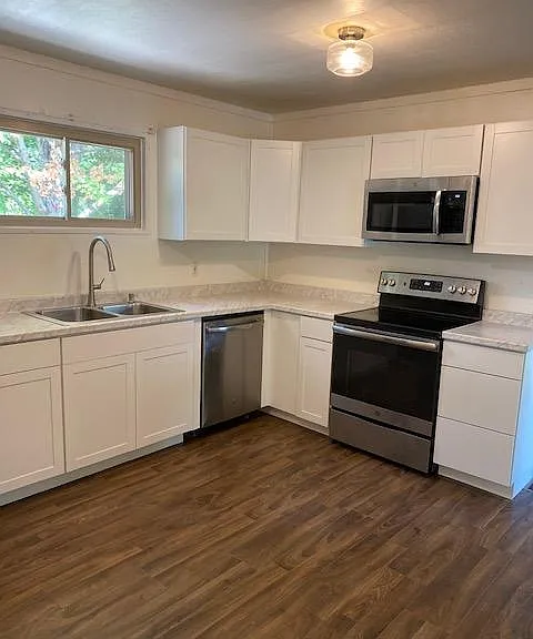 12107 Meadow Ln — Photo 4