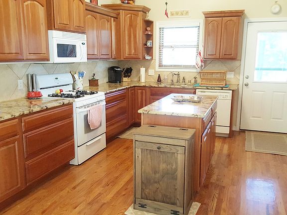4th image of 163 Antler Dr
