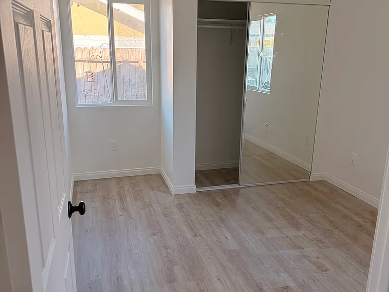 2235 Meyer Pl #B — Photo 5